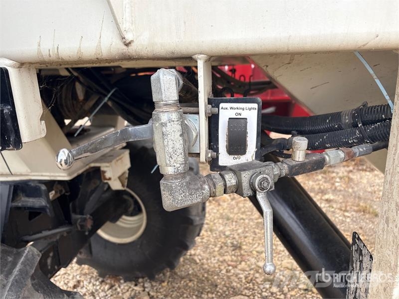 Bourgault 6350 350 bu Tow-Behind Air Cart Sijačice