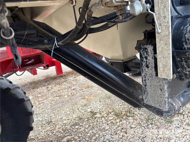 Bourgault 6350 350 bu Tow-Behind Air Cart Sijačice