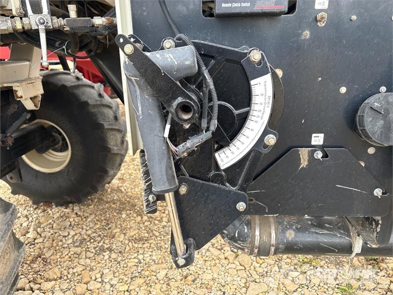 Bourgault 6350 350 bu Tow-Behind Air Cart Sijačice