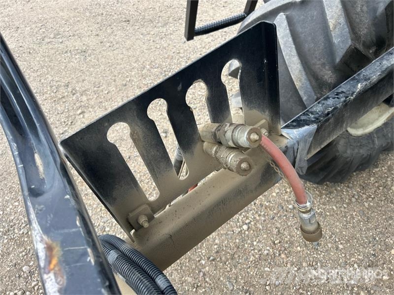 Bourgault 6350 350 bu Tow-Behind Air Cart 鑽頭