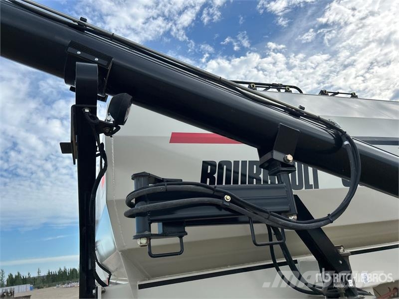 Bourgault 6350 350 bu Tow-Behind Air Cart 鑽頭
