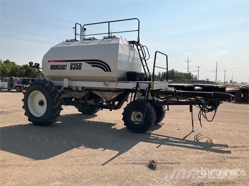 Bourgault 6350 350 bu Tow-Behind Air Cart Perfuradoras
