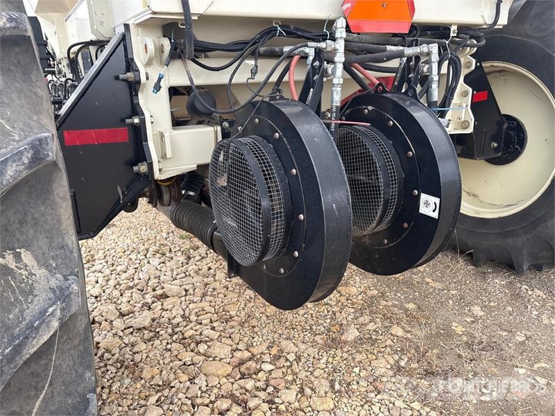 Bourgault 6350 350 bu Tow-Behind Air Cart Sijačice