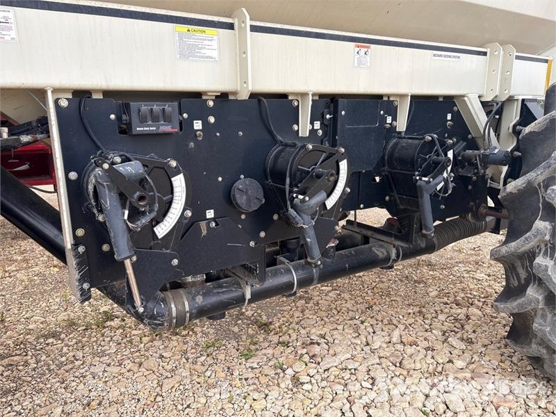 Bourgault 6350 350 bu Tow-Behind Air Cart Sijačice