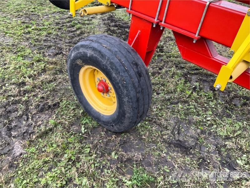 Bourgault 7200 耙車
