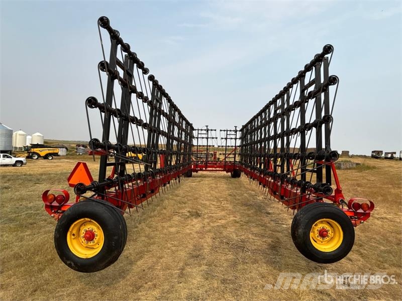 Bourgault 7200 كاسحات