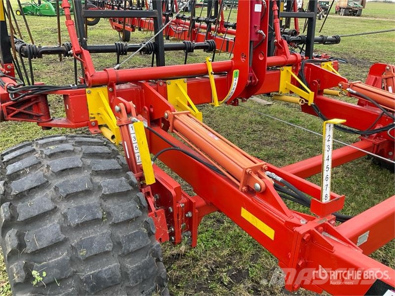 Bourgault 7200 耙車