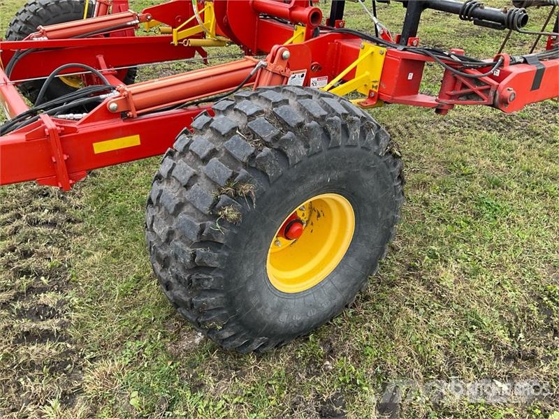 Bourgault 7200 耙車
