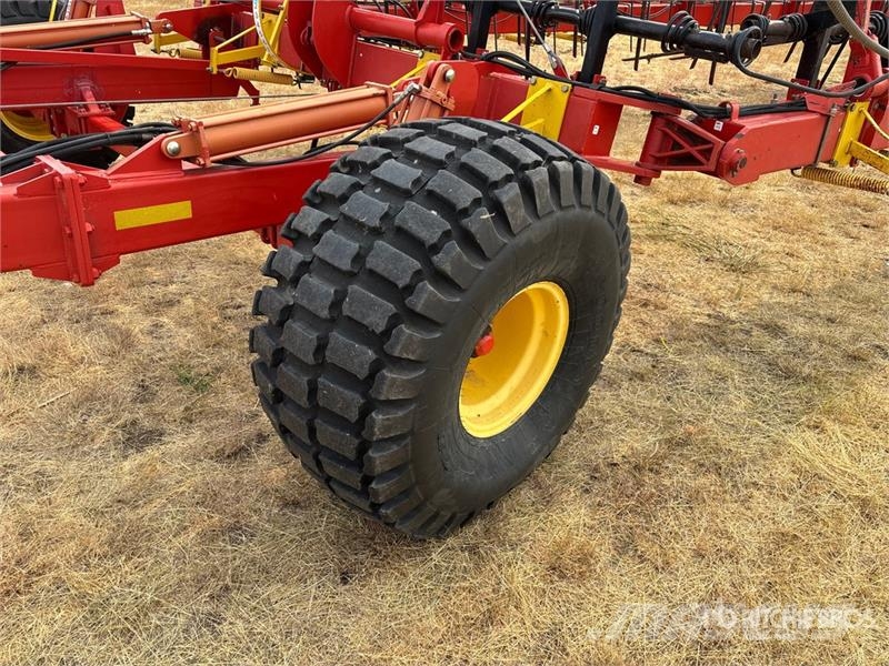 Bourgault 7200 كاسحات
