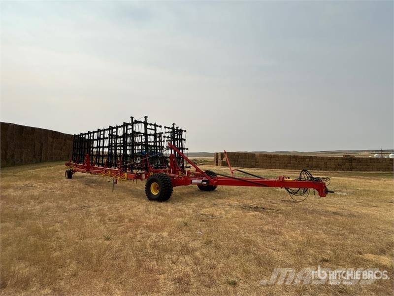 Bourgault 7200 كاسحات