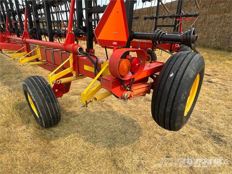 Bourgault 7200 كاسحات