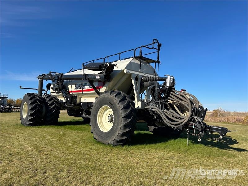 Bourgault 7950 Tow-Behind Air Cart مثاقيب