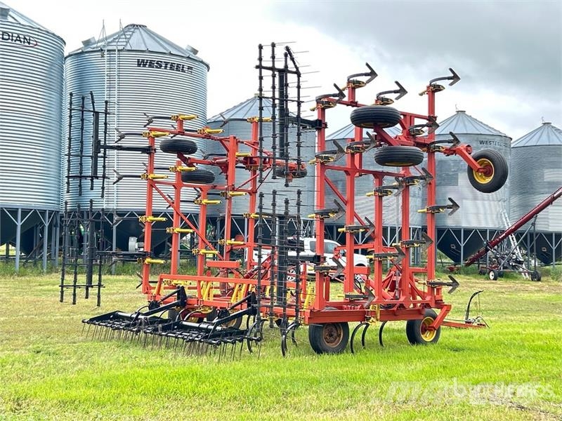 Bourgault 8800 40 ft Cultivator Coltivatori