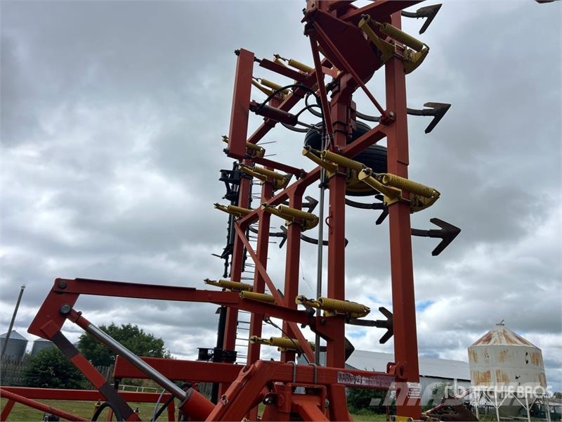 Bourgault 8800 40 ft Cultivator Coltivatori