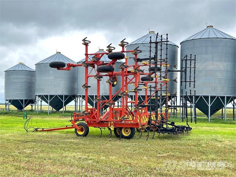 Bourgault 8800 40 ft Cultivator Coltivatori