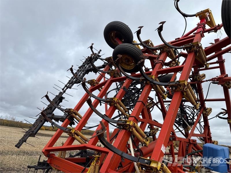 Bourgault 8810 36 ft Cultivator Cultivatoren