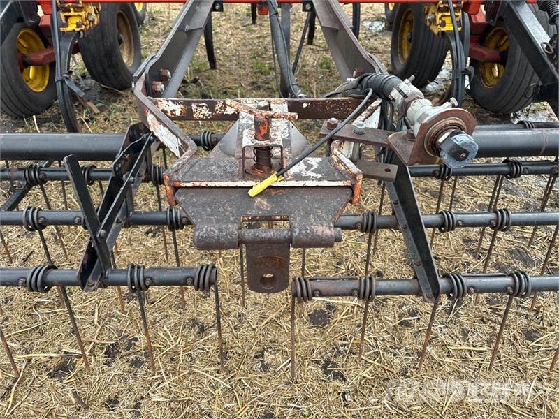 Bourgault 8810 36 ft Cultivator Cultivatoren