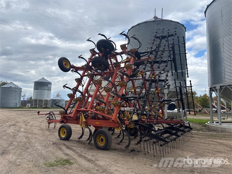 Bourgault 8810 40 ft Cultivator Kultivatori