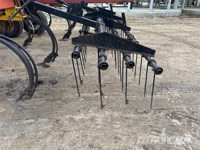 Bourgault 8810 40 ft Cultivator Kultivatori