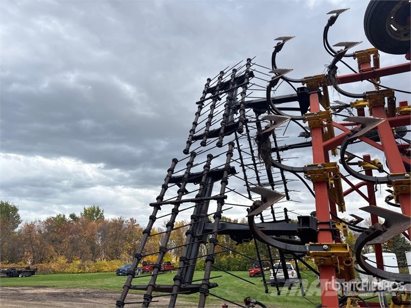 Bourgault 8810 40 ft Cultivator Kultivatori