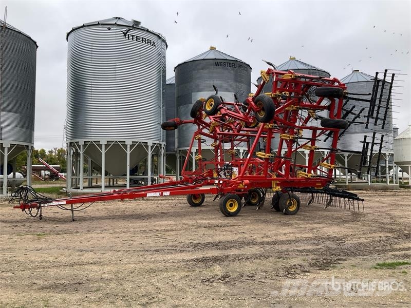 Bourgault 9400 54 ft Cultivator Coltivatori