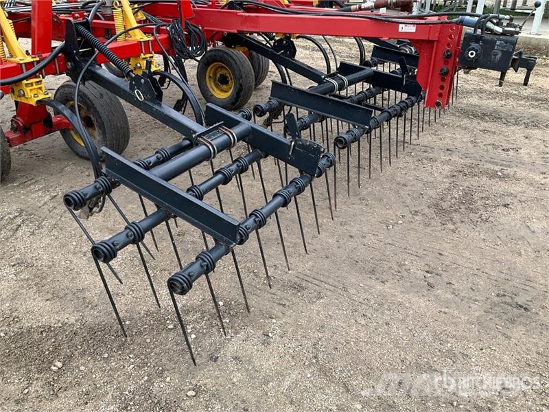 Bourgault 9400 54 ft Cultivator Coltivatori