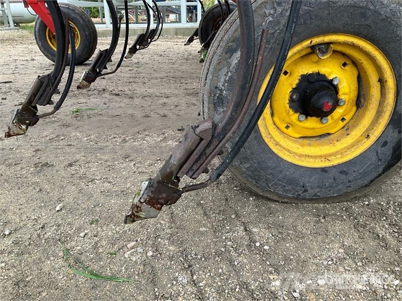 Bourgault 9400 54 ft Cultivator Coltivatori