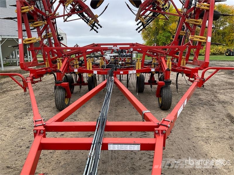 Bourgault 9400 54 ft Cultivator Coltivatori