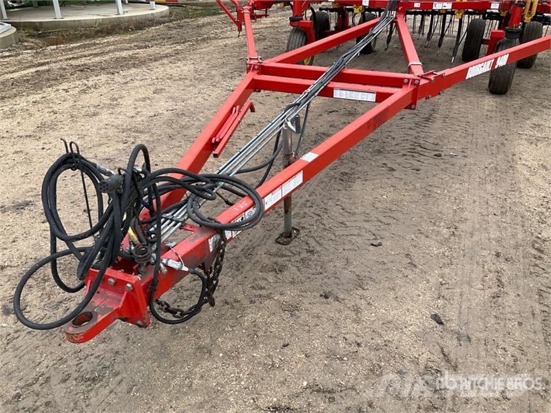 Bourgault 9400 54 ft Cultivator Coltivatori