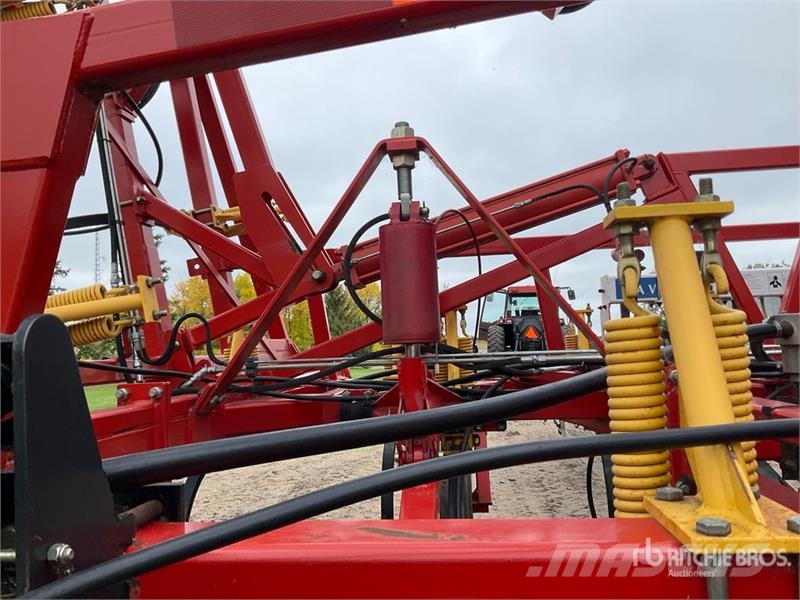 Bourgault 9400 54 ft Cultivator Coltivatori