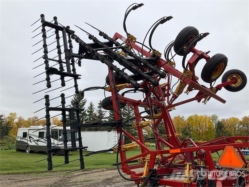 Bourgault 9400 54 ft Cultivator Coltivatori
