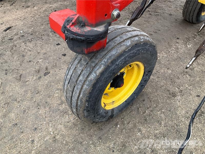 Bourgault 9400 54 ft Cultivator Coltivatori