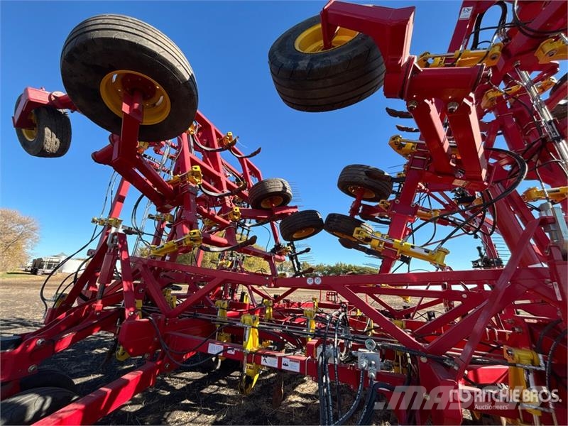 Bourgault 9500 60 ft Cultivator Coltivatori