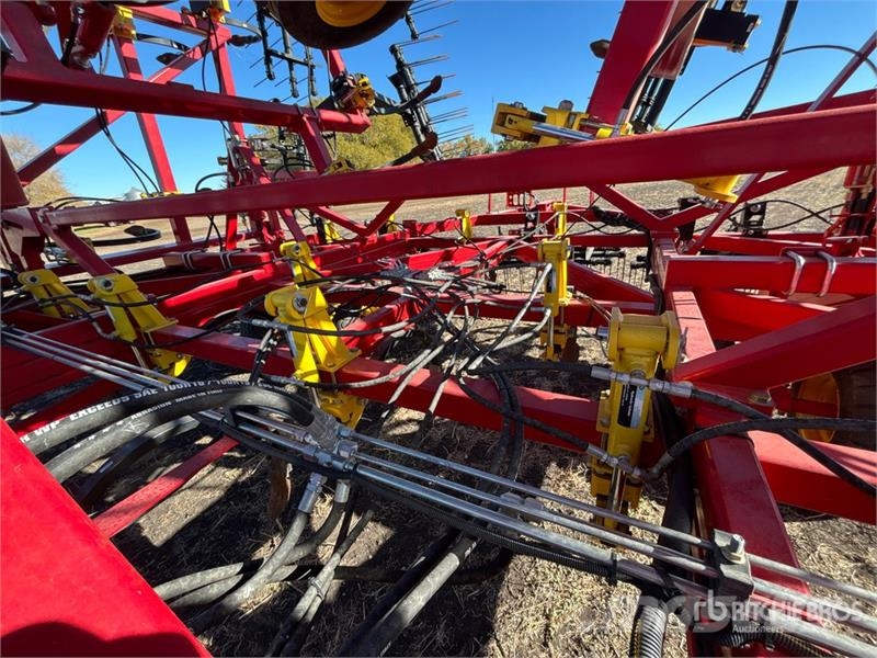 Bourgault 9500 60 ft Cultivator Coltivatori