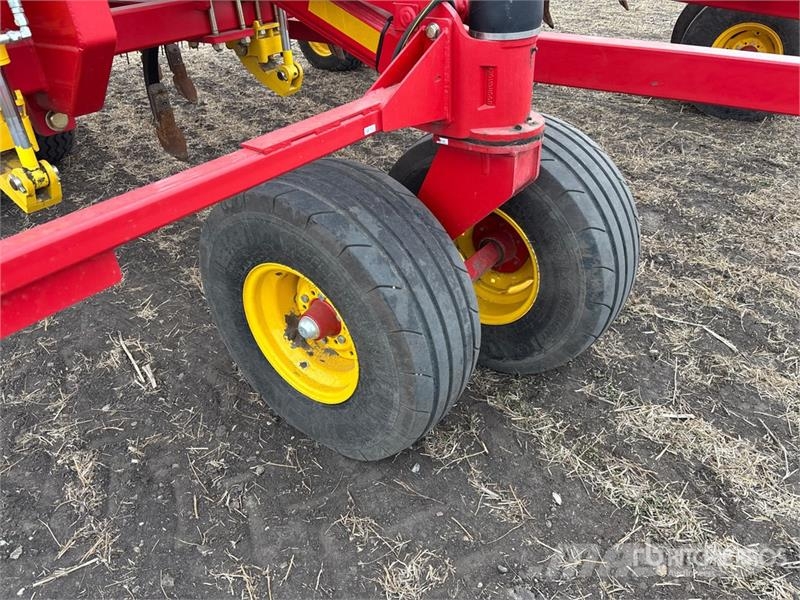 Bourgault 9500 60 ft Cultivator Kultivatori