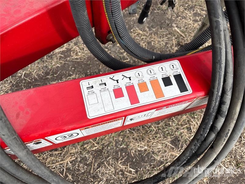 Bourgault 9500 60 ft Cultivator Kultivatori