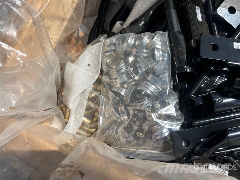 Bourgault Air Seeder Parts, Mounting Brackets & Hose Clamps مكونات أخرى