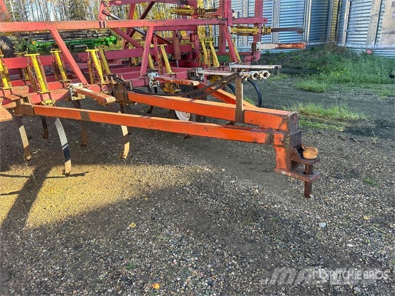 Bourgault Commander 46-50 50 ft Chisel Plow Chisel ploughs