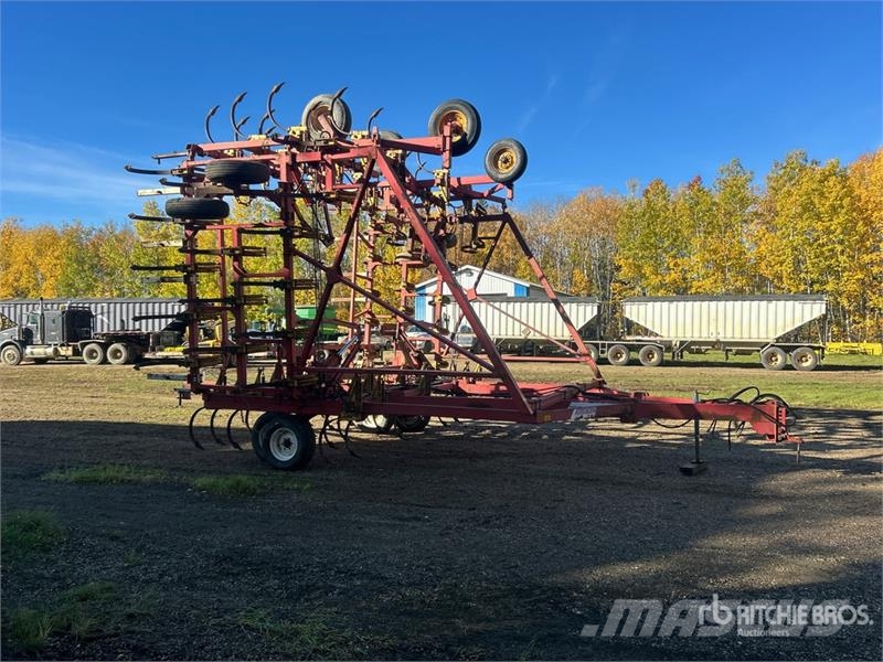Bourgault Commander 46-50 50 ft Chisel Plow Chisel ploughs