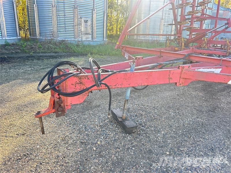 Bourgault Commander 46-50 50 ft Chisel Plow Chisel ploughs