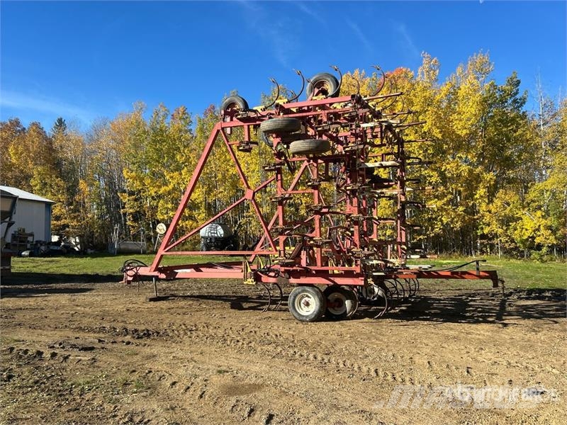Bourgault Commander 46-50 50 ft Chisel Plow Chisel ploughs