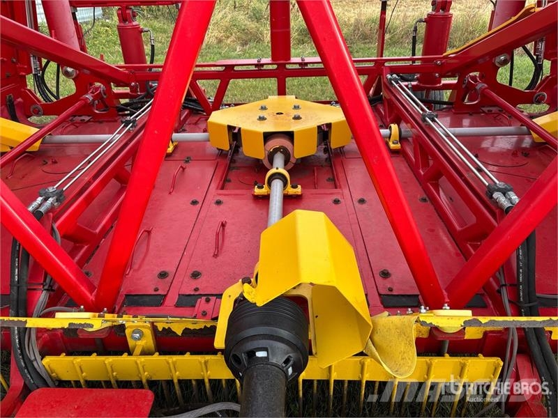 Bourgault Tillage Tools WC-M 3000 30 ft Weed Clipper Sonstige Landmaschinen