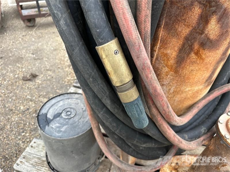  Bowen Tools Sanstorm Pneumatic Pot Sand Blaster Строителство - Други