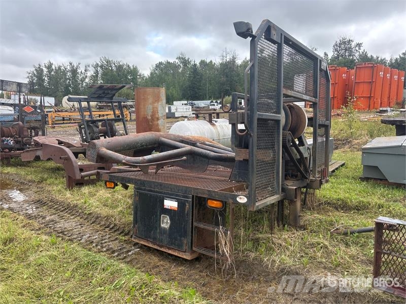 Braden 45000 lb Headache Rack And Winch Montacargas y elevadores de material