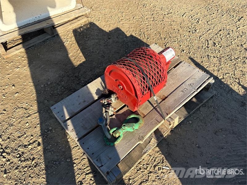 Braden Gearmatic Hydraulic Winch Підйомно-транспортне обладнання і вантажні ліфти