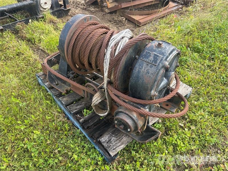 Braden Winch Montacargas y elevadores de material