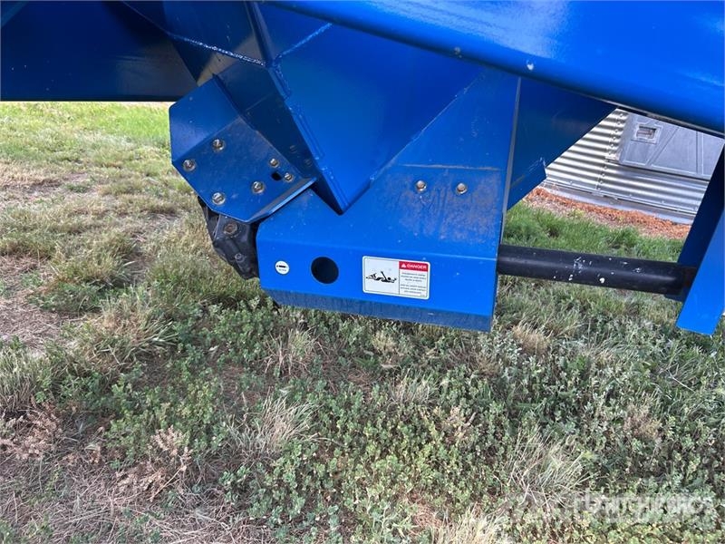 Brandt 1020XR 1000 bu S/A Grain Cart مقطورة حبوب