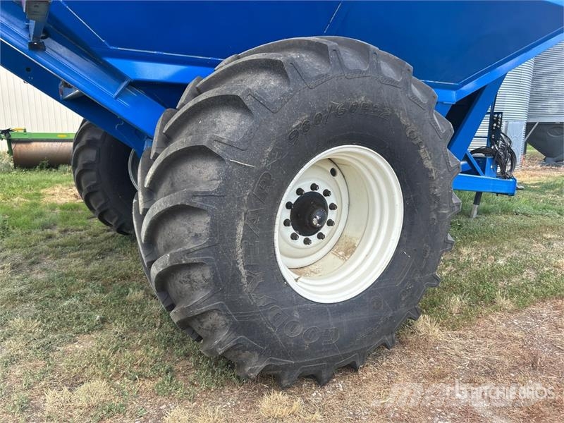 Brandt 1020XR 1000 bu S/A Grain Cart مقطورة حبوب