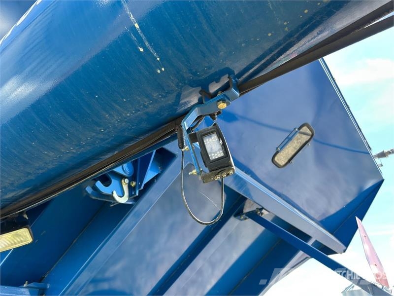 Brandt 1020XR 1000 bu S/A Grain Cart مقطورة حبوب