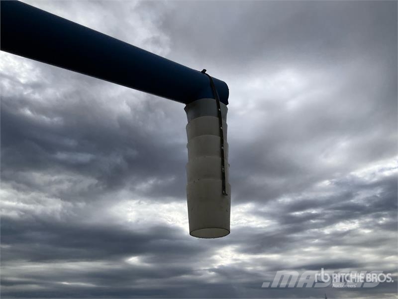 Brandt 1050 10 in x 50 ft Swing Grain Auger Perdavimo įranga